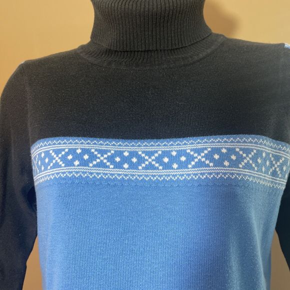 Women’s Turtleneck Sweater. Blue. Size Small. Paul Harris Design - Picture 3 of 10